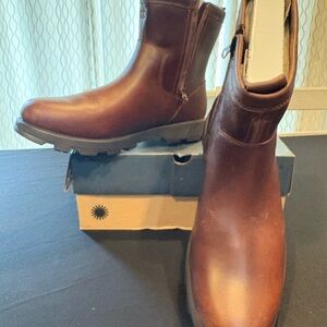 UGG Men's Chestnut Leather Boots